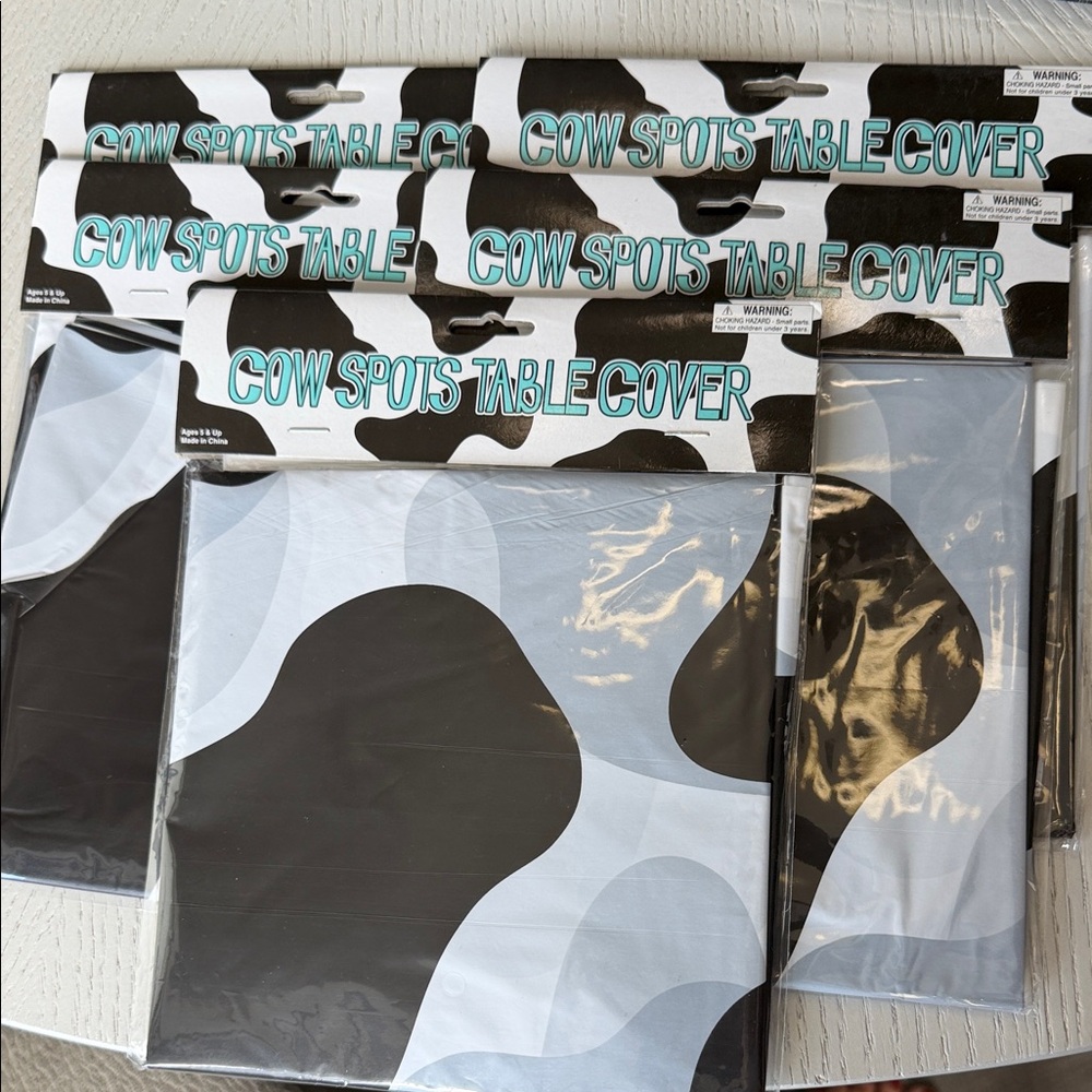 Black and White Cow Spots Table Cover